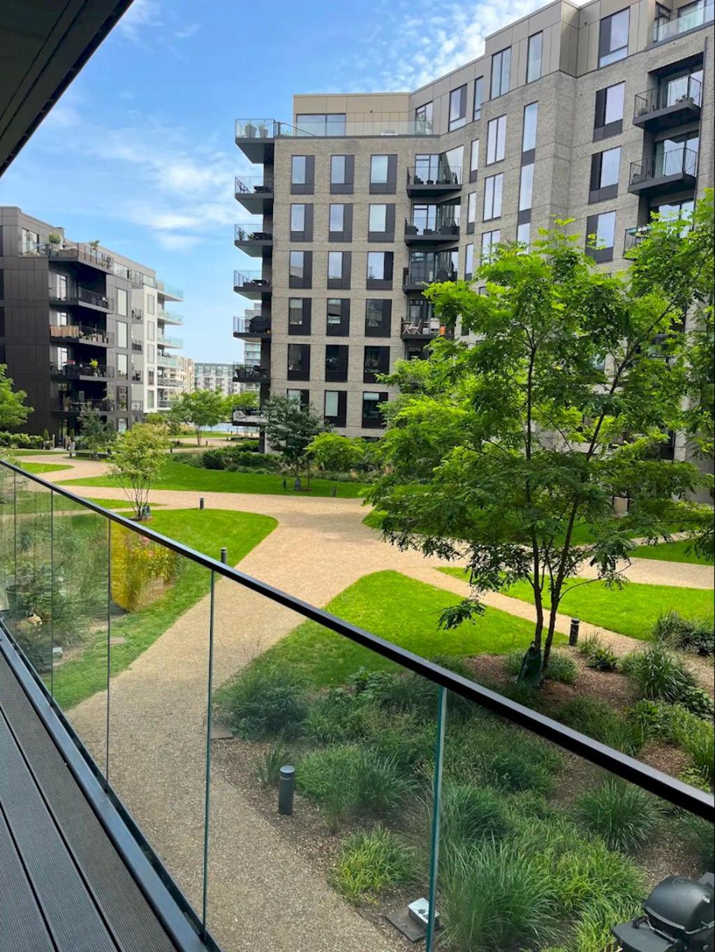 Exclusive - Water Front View Apartment